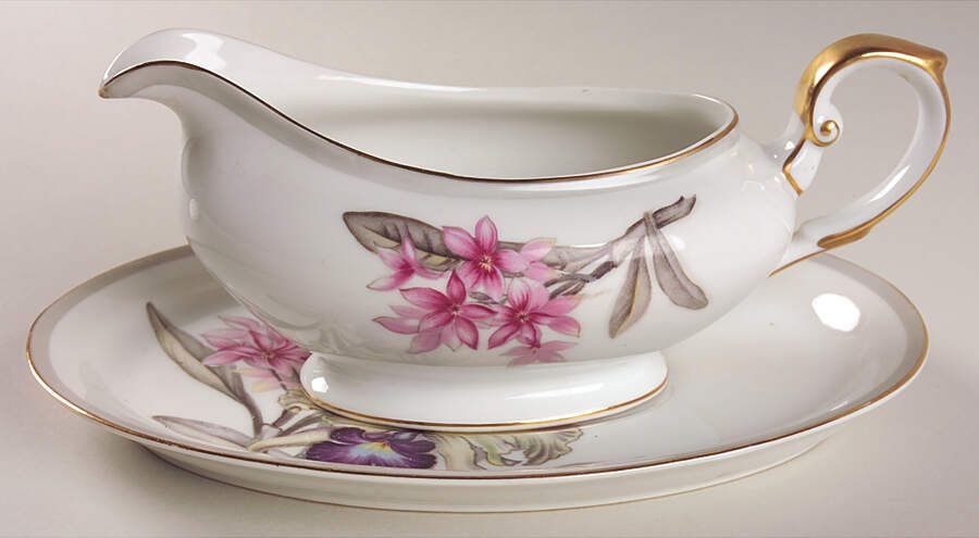 Charleston Gravy Boat & Underplate by Grace-1