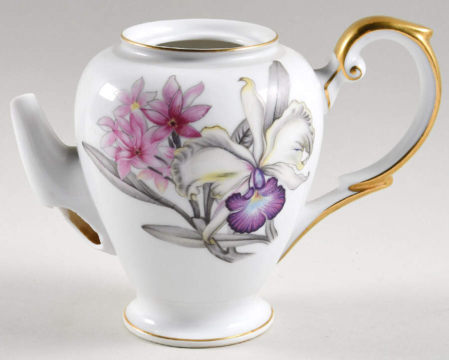 Charleston Coffee Pot No Lid by Grace-1