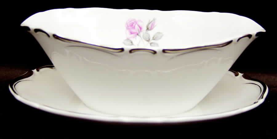 Elegante Gravy Boat with Attached Underplate by Grace-1