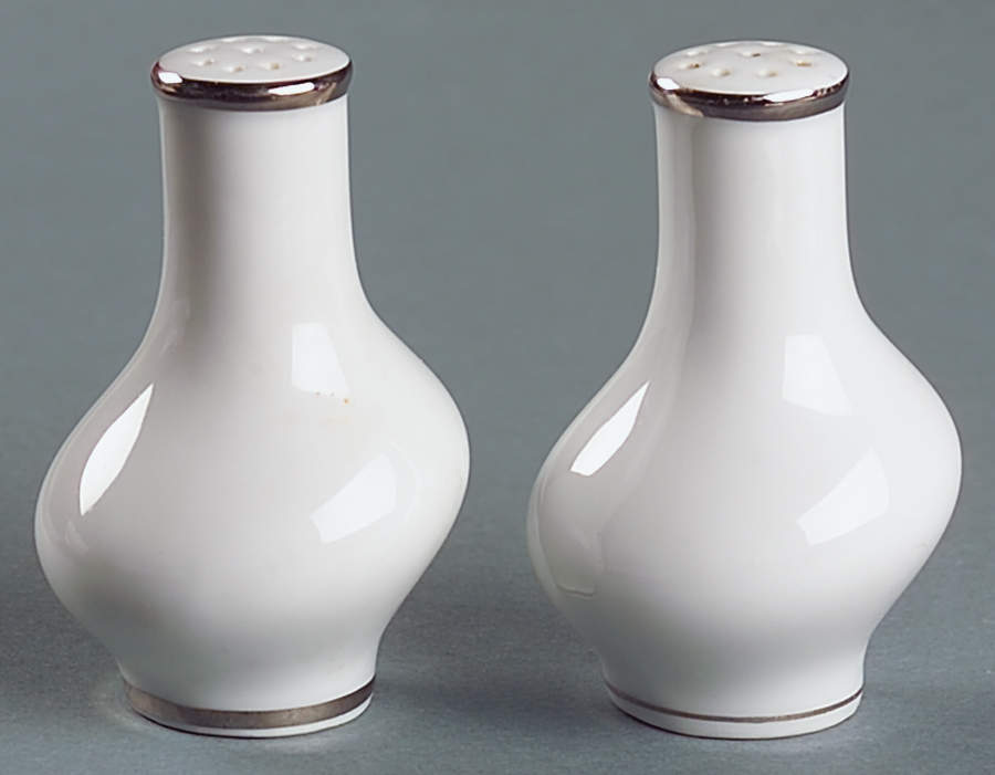 Weddingband Salt & Pepper Set by Grace-1