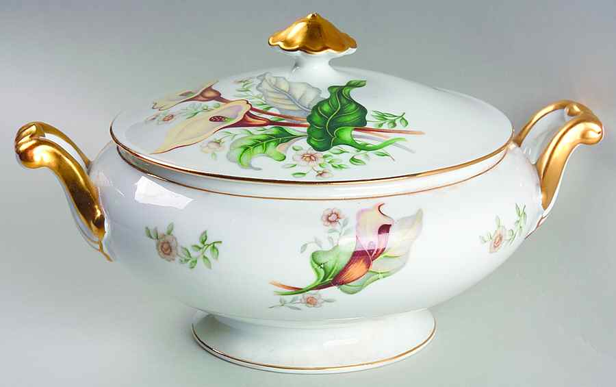 Wood Lily Round Covered Vegetable by Grace-1