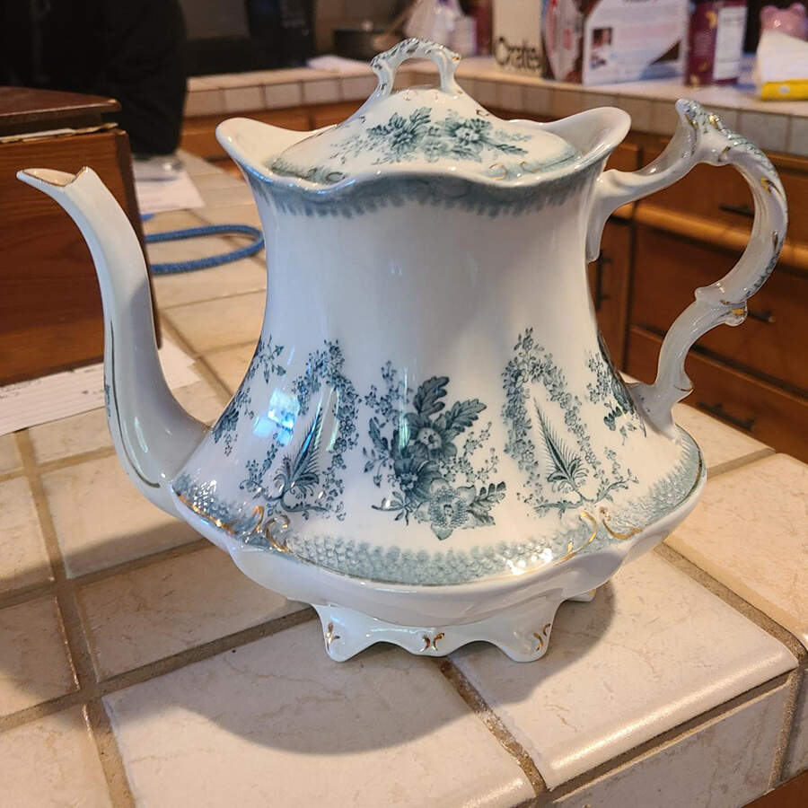 Brussels Blue (Gold Trim) Teapot & Lid by Grindley-1