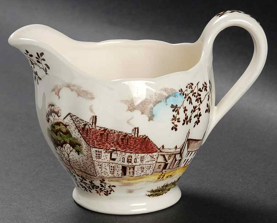 Dickens Coaching Stages Creamer by Grindley-1