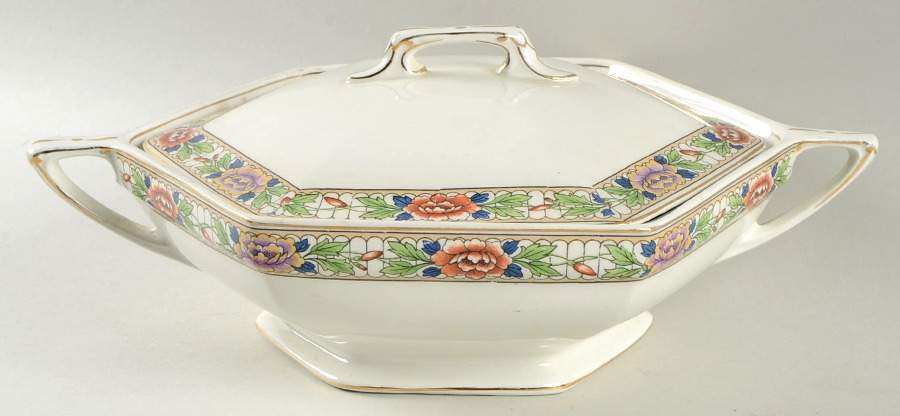 GRI27 Round Covered Vegetable by Grindley-1