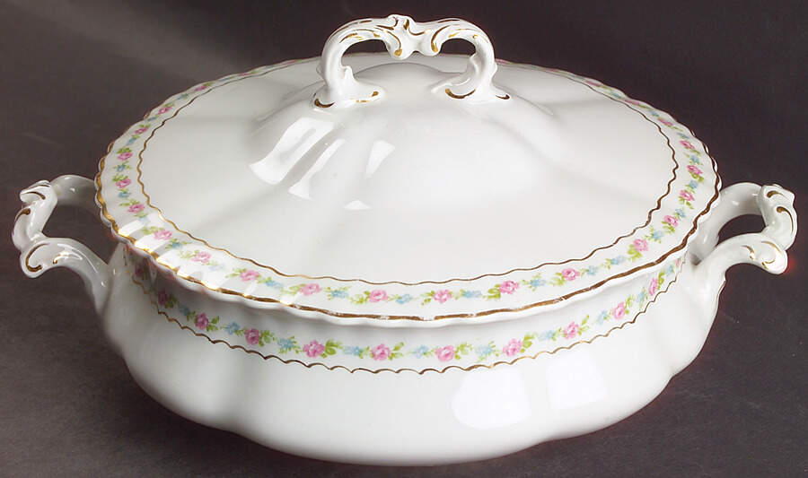 GRI35 Round Covered Vegetable by Grindley-1