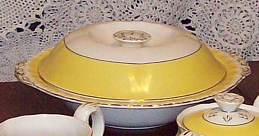 GRI58 Round Covered Vegetable by Grindley-1