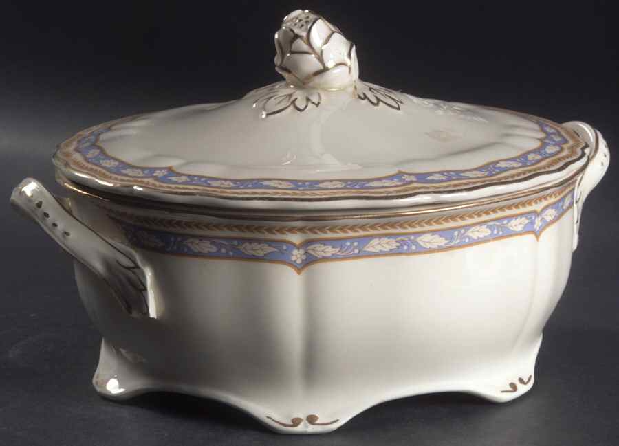 Monmouth (Scalloped Edge) Round Covered Vegetable by Grindley-1