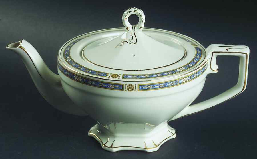 Monmouth (Smooth Edge) Teapot & Lid by Grindley-1