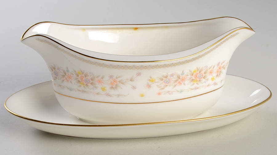 Buttercup Gravy Boat with Attached Underplate by Gorham-1