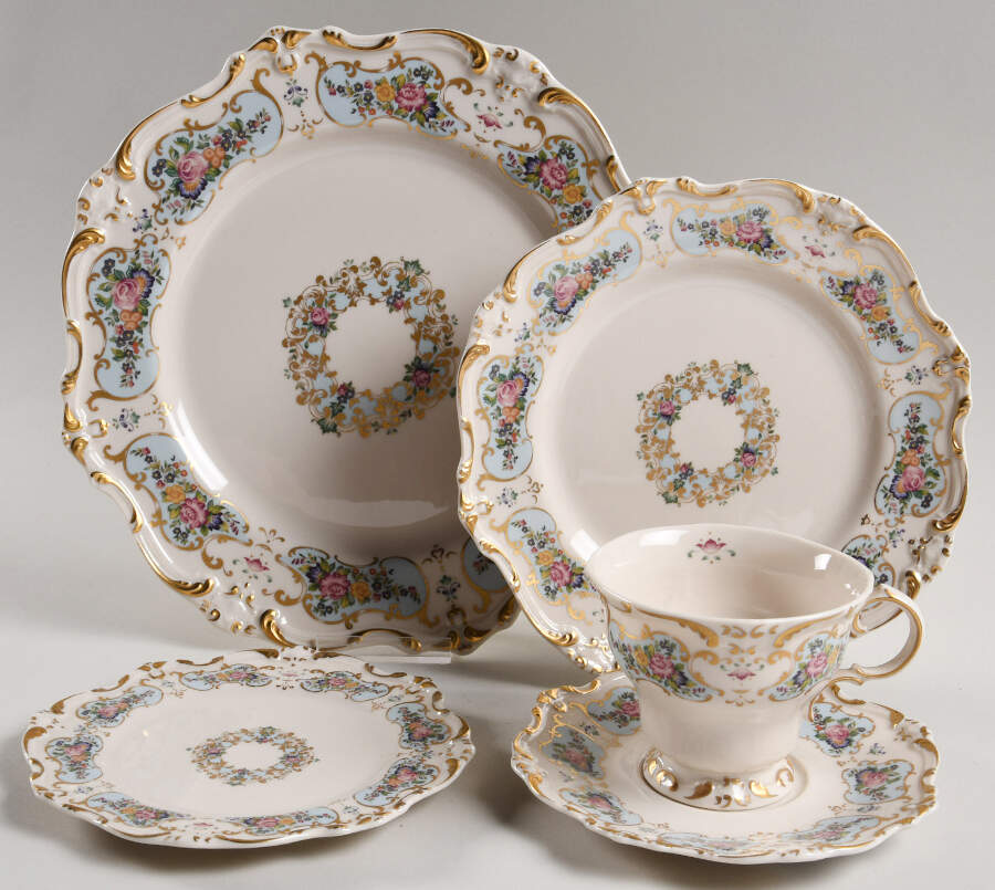 Chateau Chantilly 40 Piece Estate Set by Gorham-1