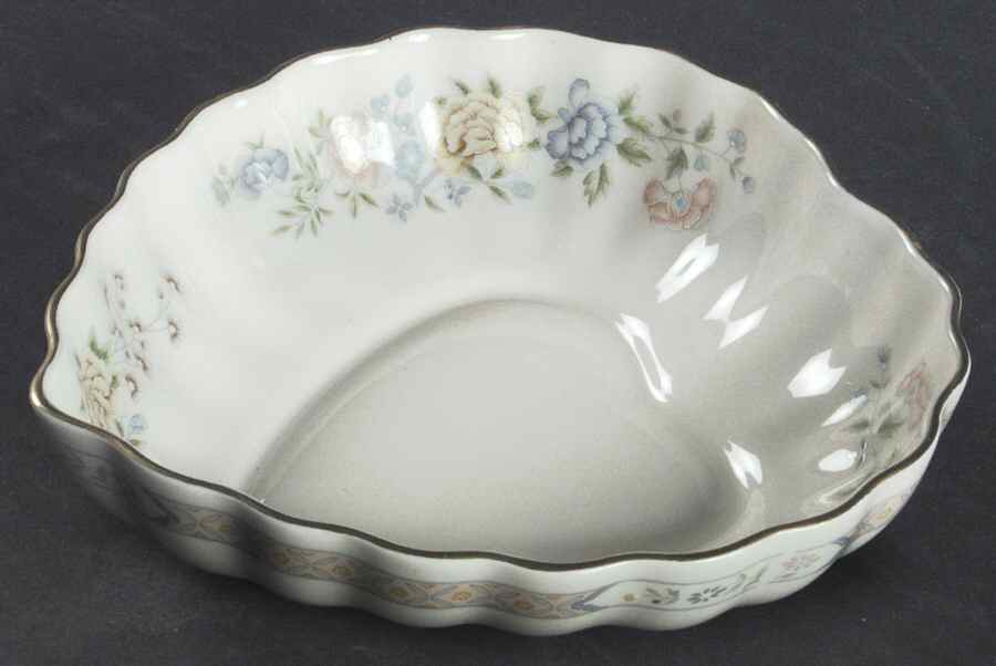 Cherrywood Heart Shaped Bowl by Gorham-1