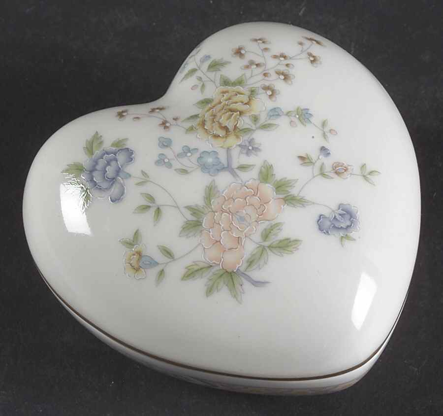 Cherrywood Heart Shape Box & Lid by Gorham-1