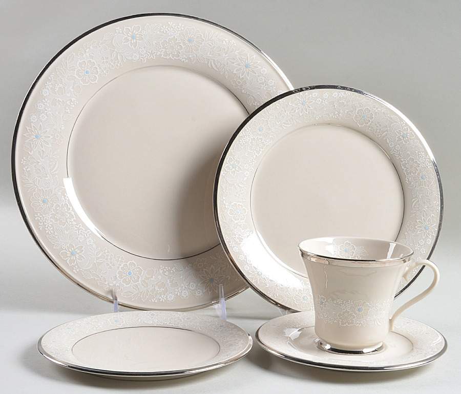 Chantilly Lace 5 Piece Place Setting by Gorham-1