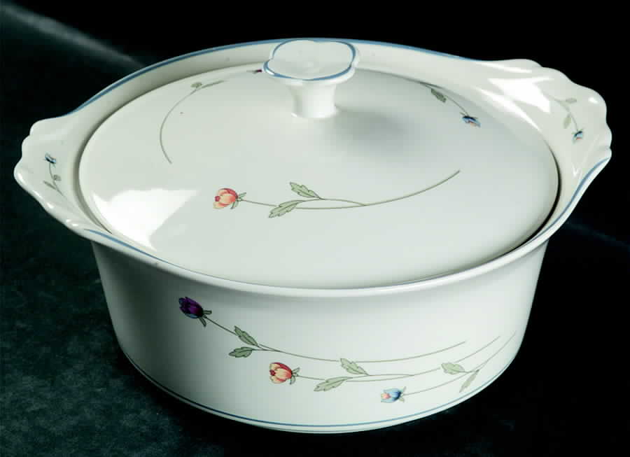 Country Flowers Cream 1.5 Qt Round Covered Casserole by Gorham-1