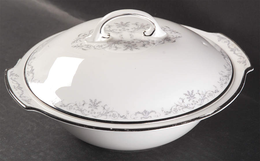 Della Regina Round Covered Vegetable by Gorham-1