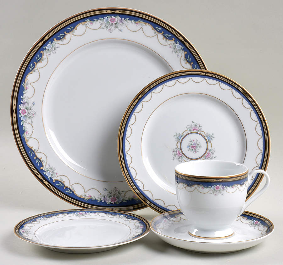 Golden Ribbon Edge 5 Piece Place Setting by Gorham-1