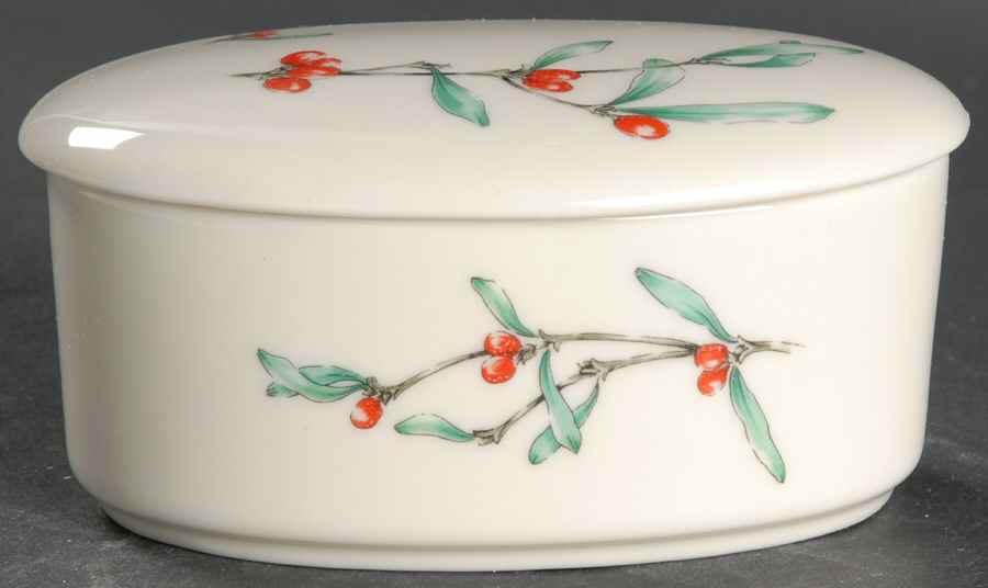 Homecoming Oval Box & Lid by Gorham-1