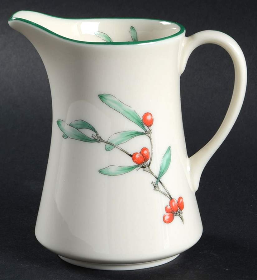 Homecoming Creamer by Gorham-1