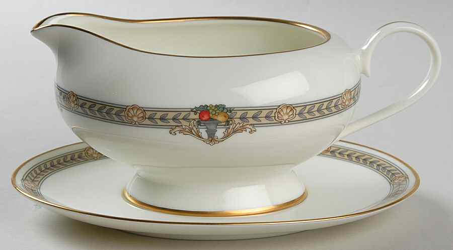 Laurel Gravy Boat & Underplate by Gorham-1