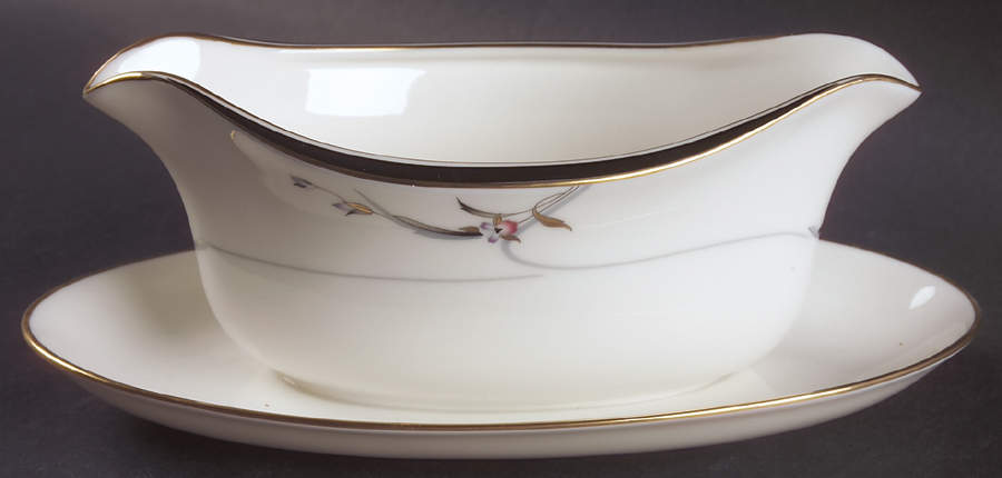 Manhattan Gravy Boat with Attached Underplate by Gorham-1