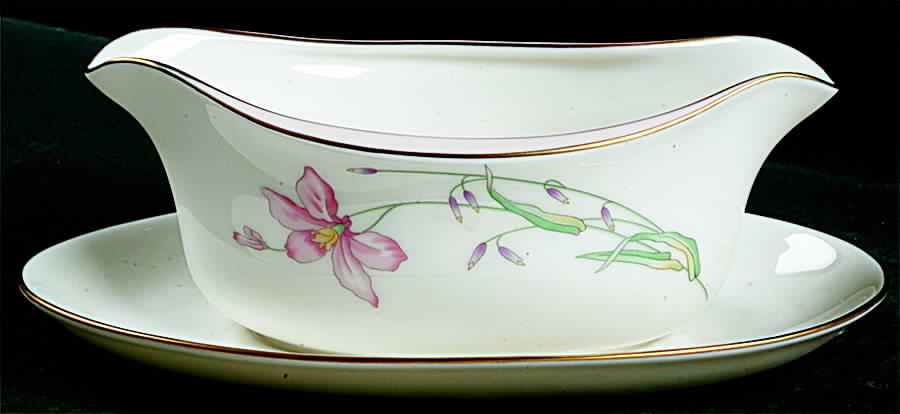 Silk Petal Gravy Boat with Attached Underplate by Gorham-1