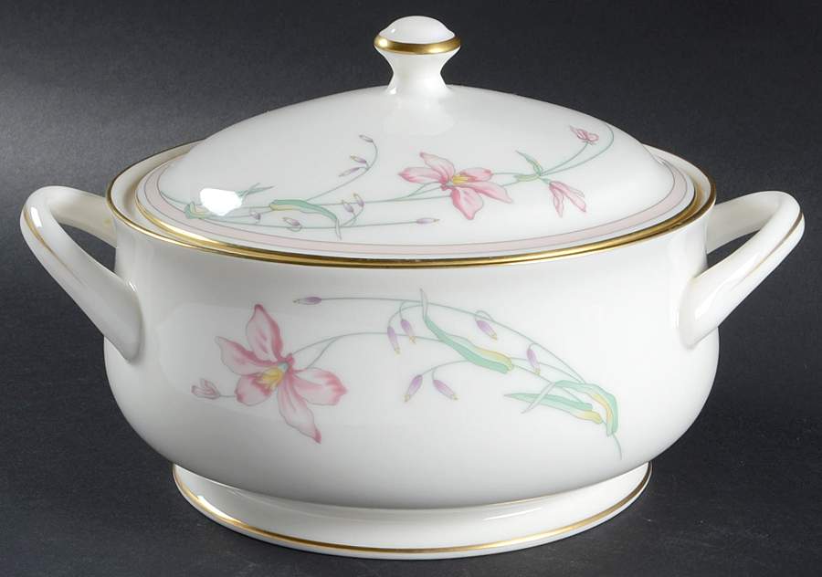 Silk Petal Round Covered Vegetable by Gorham-1