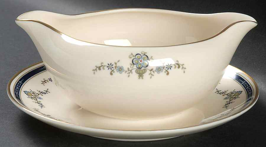 Spring Laurel Gravy Boat with Attached Underplate by Gorham-1