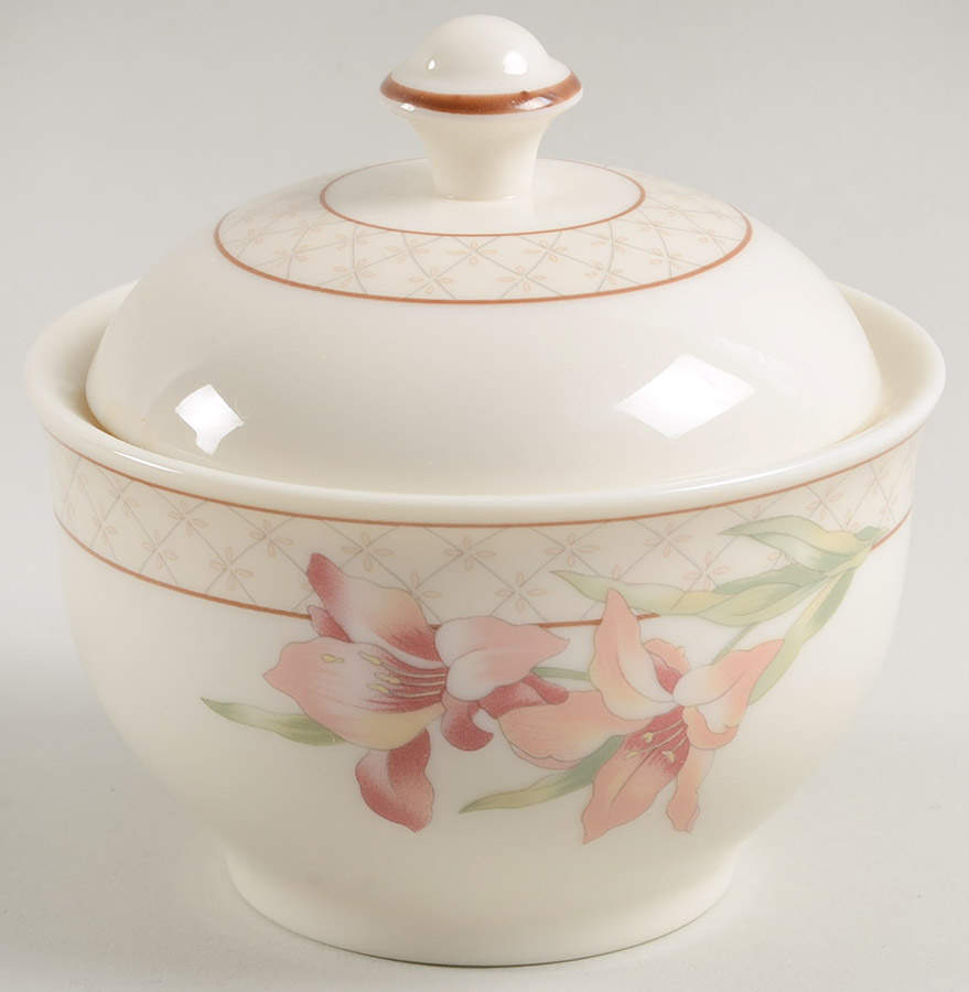 Trapunto Sugar Bowl & Lid by Gorham-1
