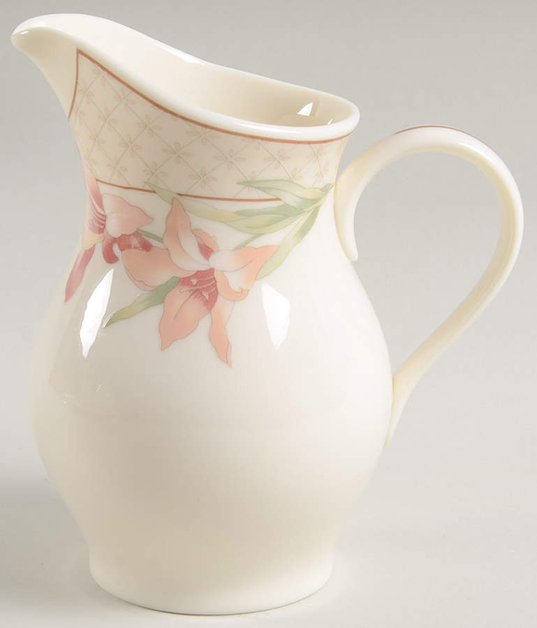 Trapunto Creamer by Gorham-1