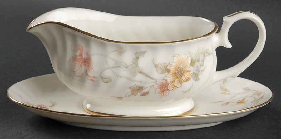 Trellis Gravy Boat & Underplate by Gorham-1