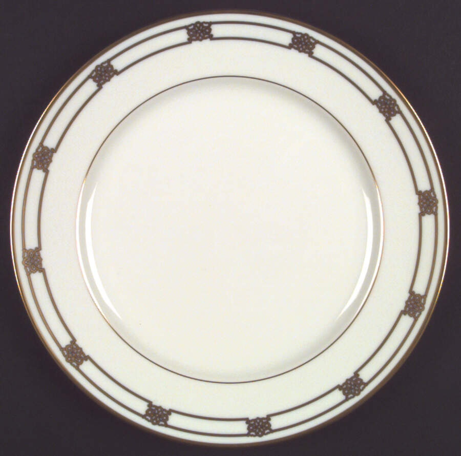 Triomphe Dinner Plate by Gorham-1