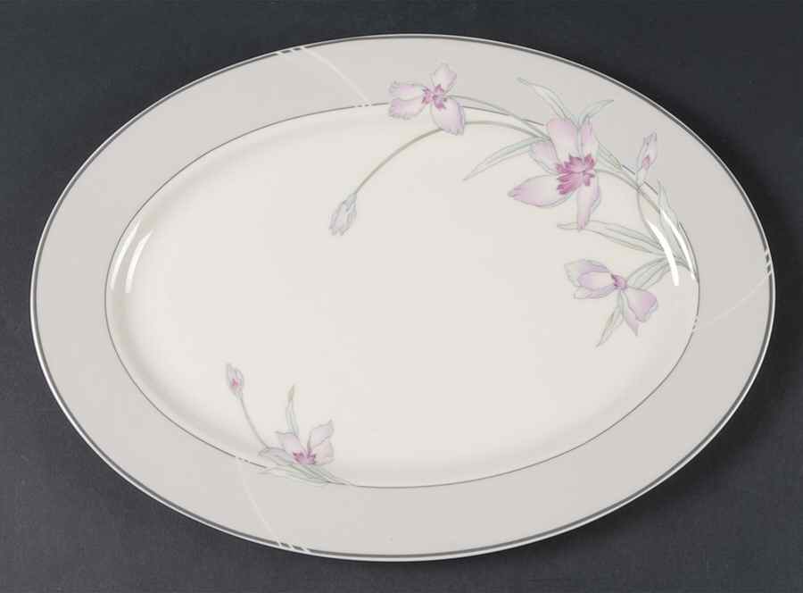 Wine Blossoms 14" Oval Serving Platter by Gorham-1