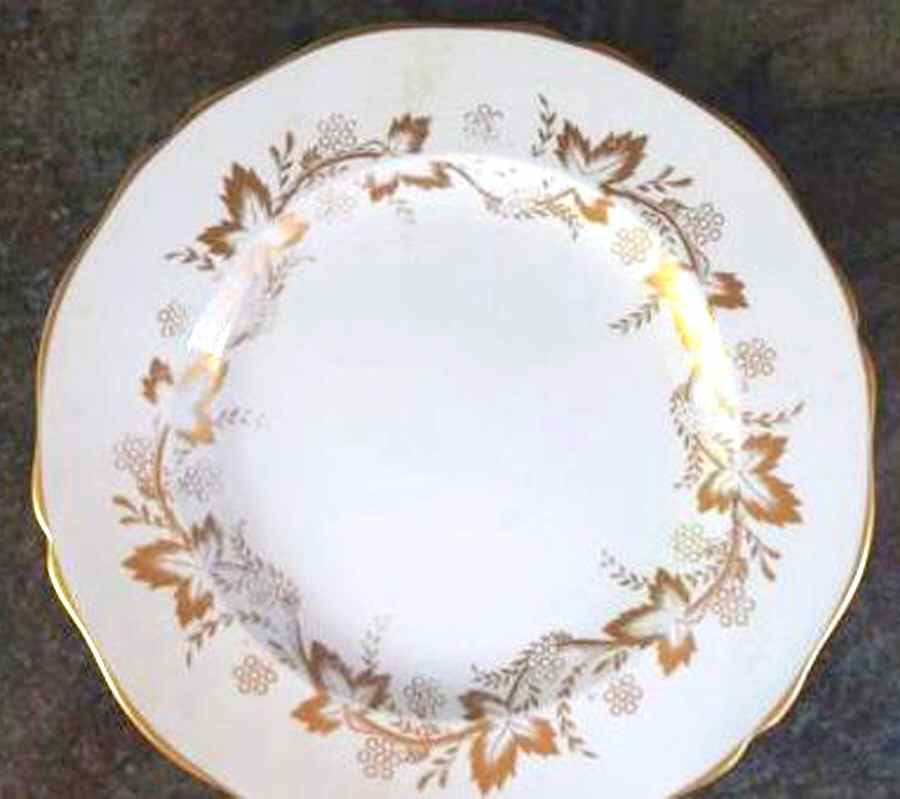 Cambridge (Gold Leaves) Dinner Plate by Grosvenor-1
