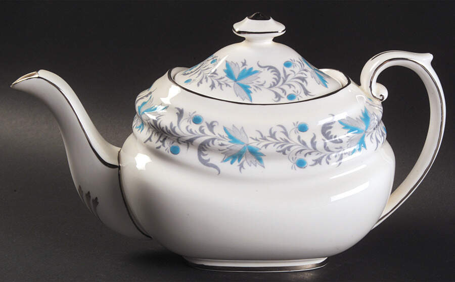 Debutante (Platinum Trim) Teapot & Lid by Grosvenor-1
