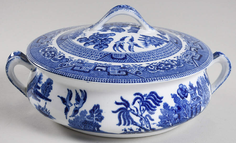 Ye Olde Willow Round Covered Vegetable by Grimwades (England)-1