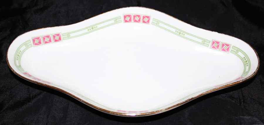 GUE107 Oval Bon Bon by WM Guerin-1