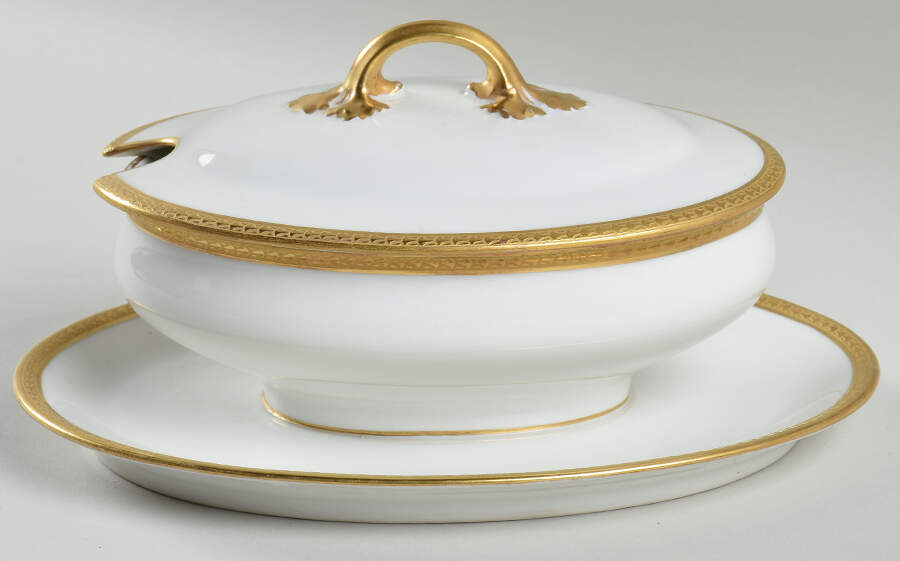 GUE11 Gravy Boat w/Attached Underplate & Lid by WM Guerin-1