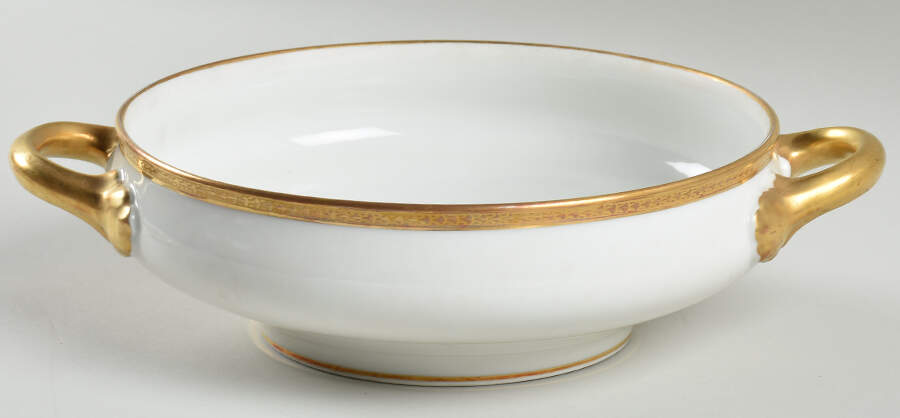 GUE11 Round Vegetable No Lid by WM Guerin-1