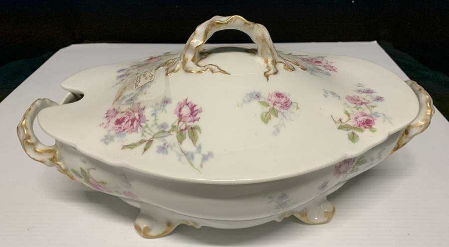 GUE110 Oval Tureen & Lid by WM Guerin-1