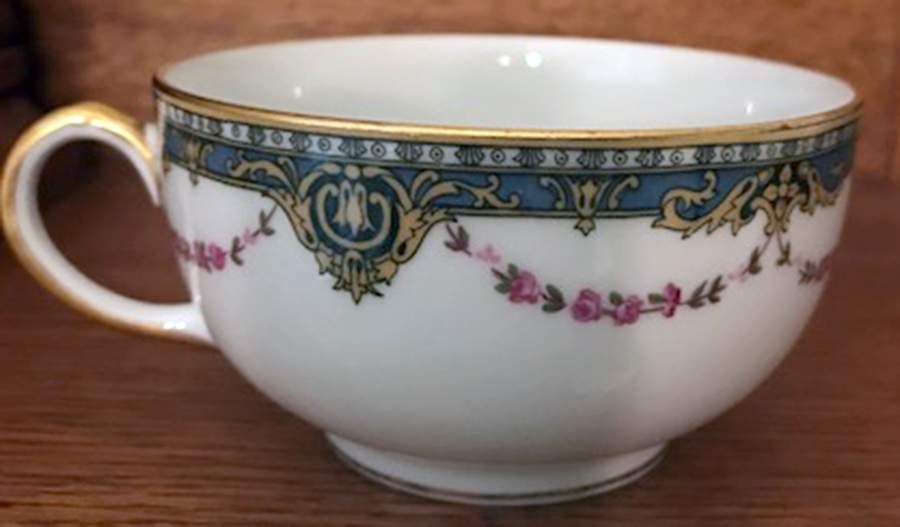GUE125 Footed Cup by WM Guerin-1