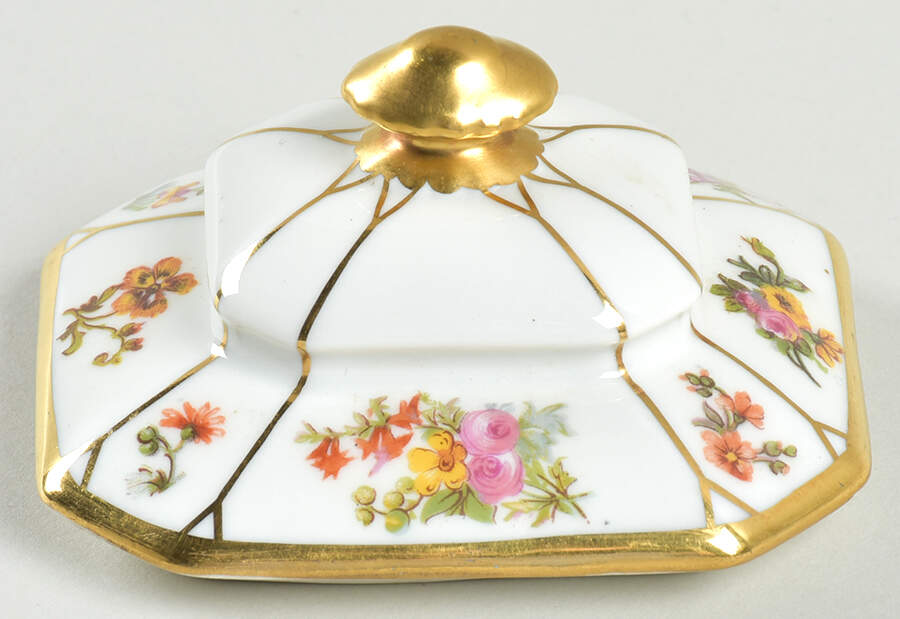 GUE127 Lid for Sugar Bowl by WM Guerin-1