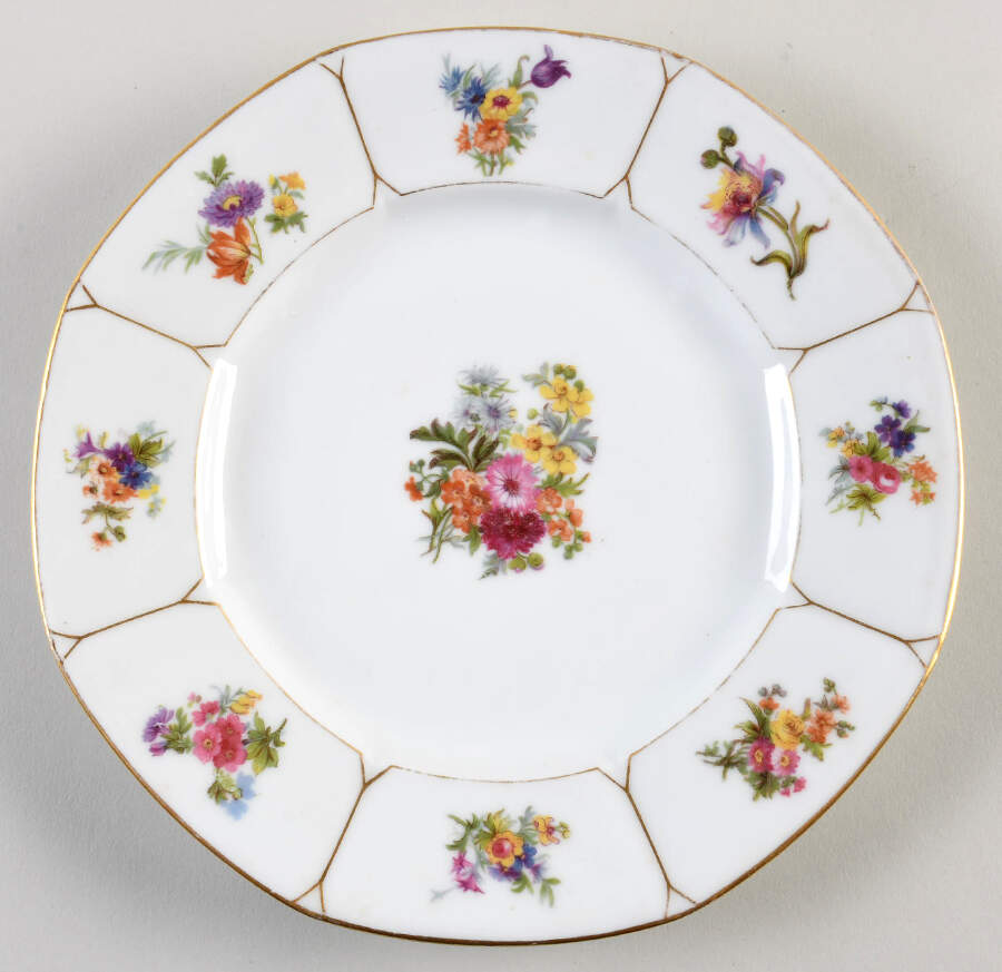 GUE127 Dinner Plate by WM Guerin-1