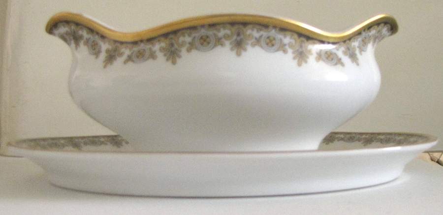 GUE132 Gravy Boat with Attached Underplate by WM Guerin-1