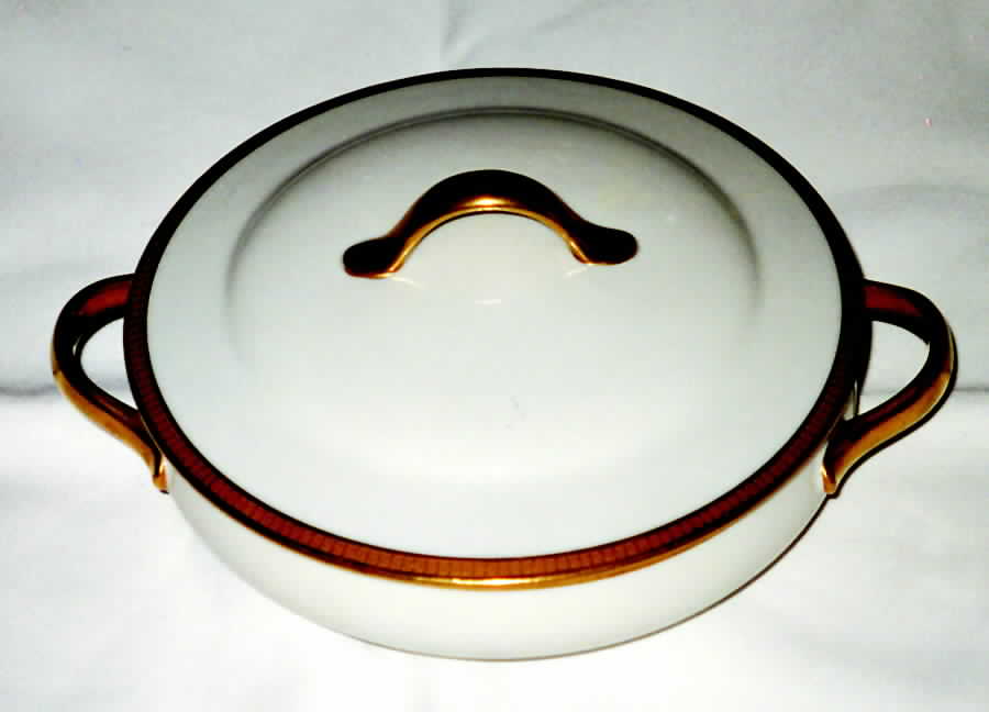 GUE153 Round Covered Vegetable by WM Guerin-1