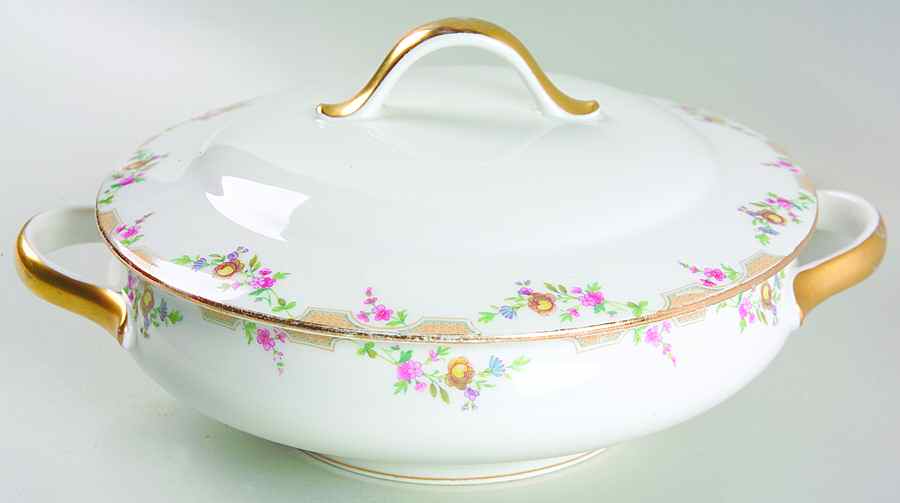 GUE17 Round Covered Vegetable by WM Guerin-1