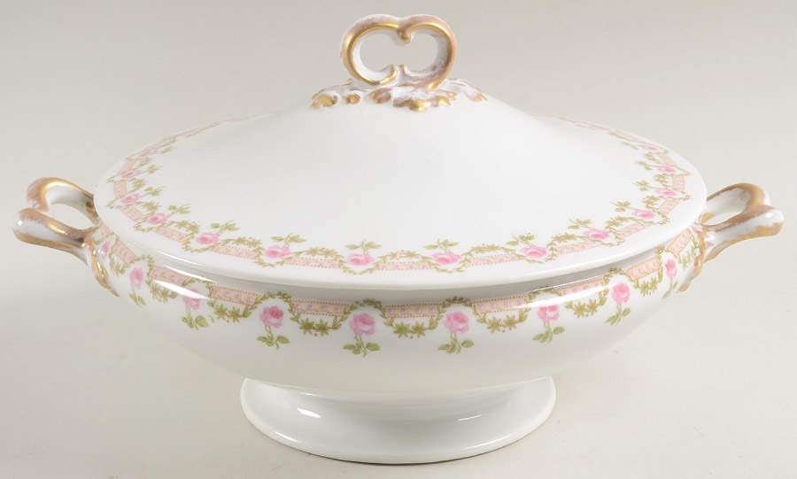 GUE19 Round Covered Vegetable by WM Guerin-1