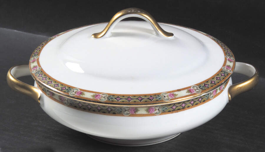 GUE32 Round Covered Vegetable by WM Guerin-1