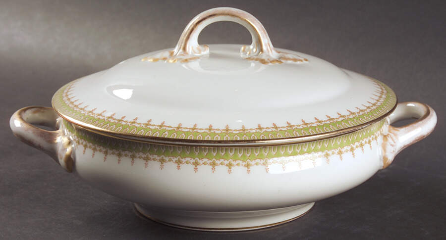GUE4 Round Covered Vegetable by WM Guerin-1