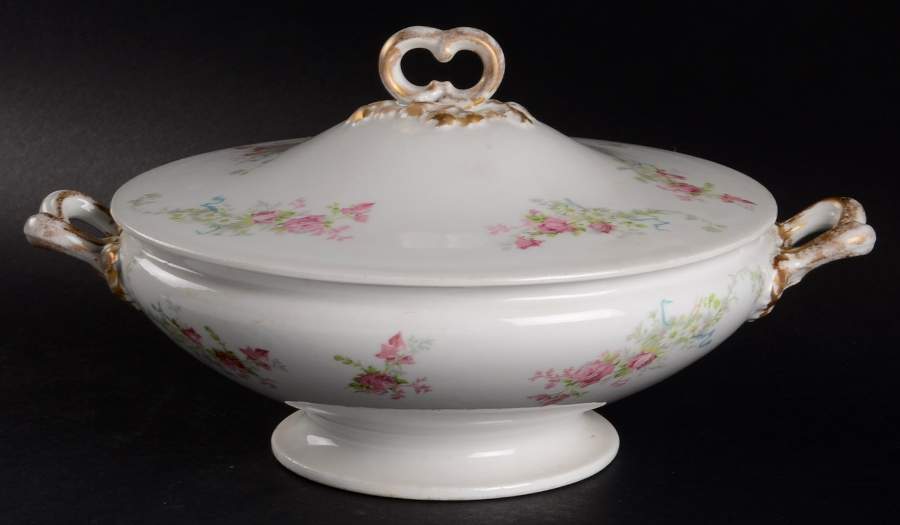 GUE5 Round Covered Vegetable by WM Guerin-1