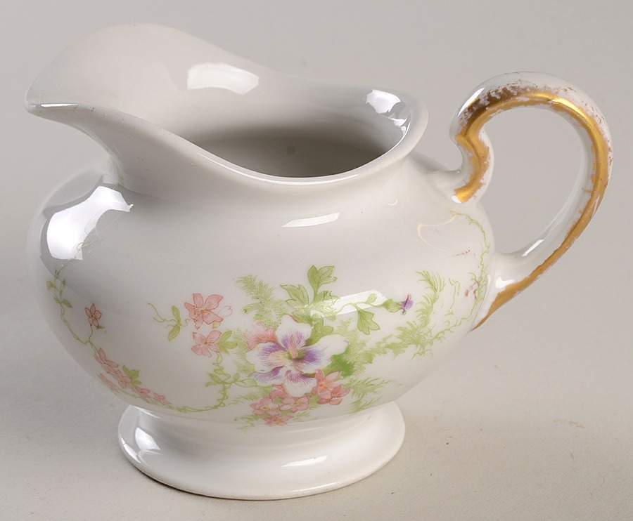 GUE52 Creamer by WM Guerin-1